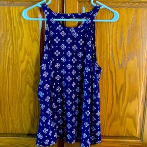 Beautiful patterned tank top blouse!